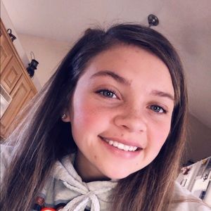 Meet your Posher, Alyssa